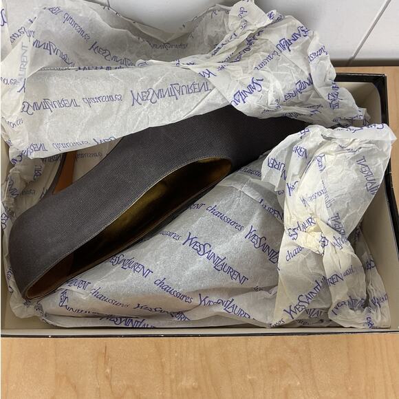 NIB Vintage Yves Saint Laurent Gray Grograin Heels Size 7 Comes with Box - Picture 7 of 7